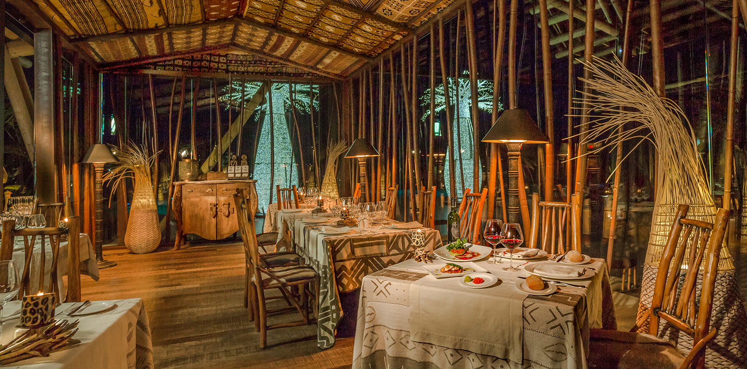  Abendessen im Restaurant Akara des Hotels Lopesan Baobab Resort in Meloneras, Gran Canaria 